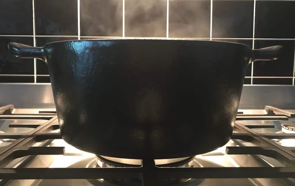 Kun je water koken in een Dutch Oven? Is het veilig om dat te doen?