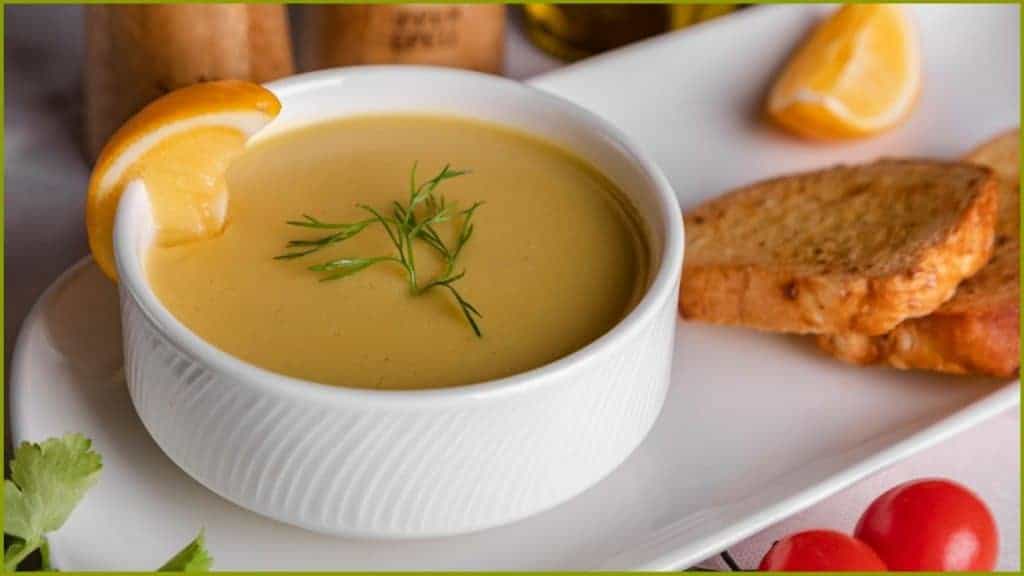 Kun je zelfgemaakte soep invriezen: Tips, invriezen & ontdooien